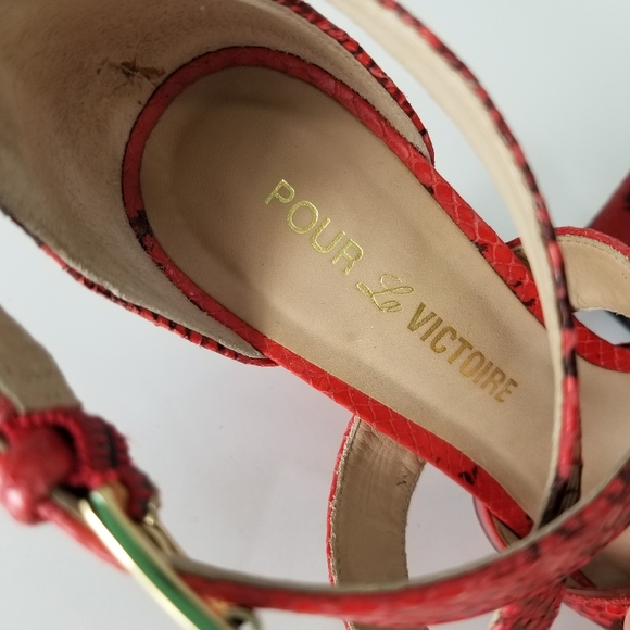 Pour La Victoire red snakeskin platform heels - Picture 6 of 12